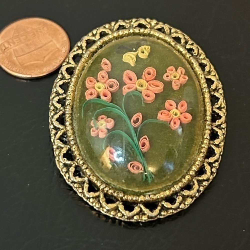 Oval pendant floral pendant Gold tone ornate jewelry